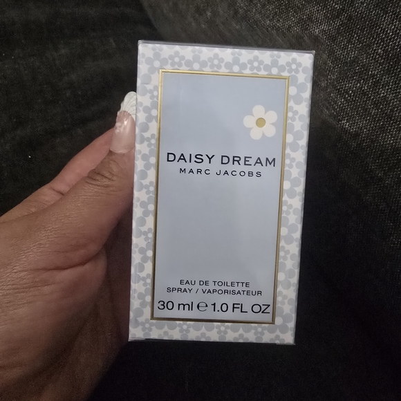 Marc Jacobs Daisy Dream Eau de Toilette 30ml - Picture 5 of 6